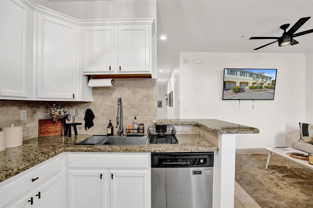 159 Southwest 7th Court Pompano Beach, FL 33060 - Photo 16 of 58