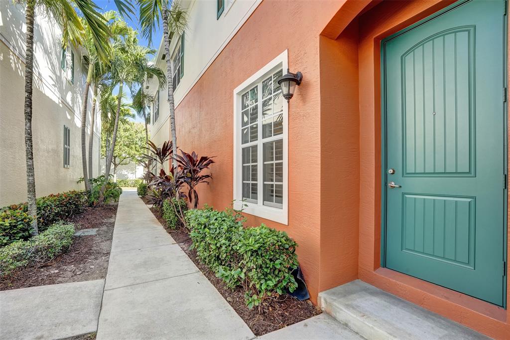 159 Southwest 7th Court Pompano Beach, FL 33060 - Photo 3 of 58