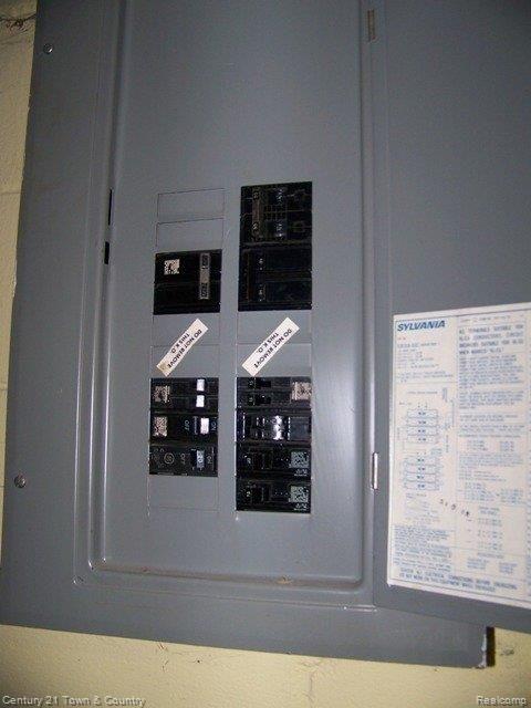 537 Roth Boulevard Clawson, MI 48017 - Photo 21 of 24 Updated Electric.jpg