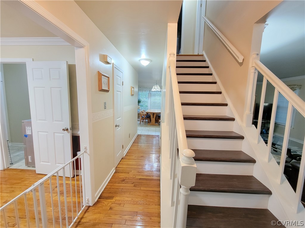 5814 Laurel Trail Road Midlothian, VA 23112 - Photo 4 of 34 a view of an entryway
