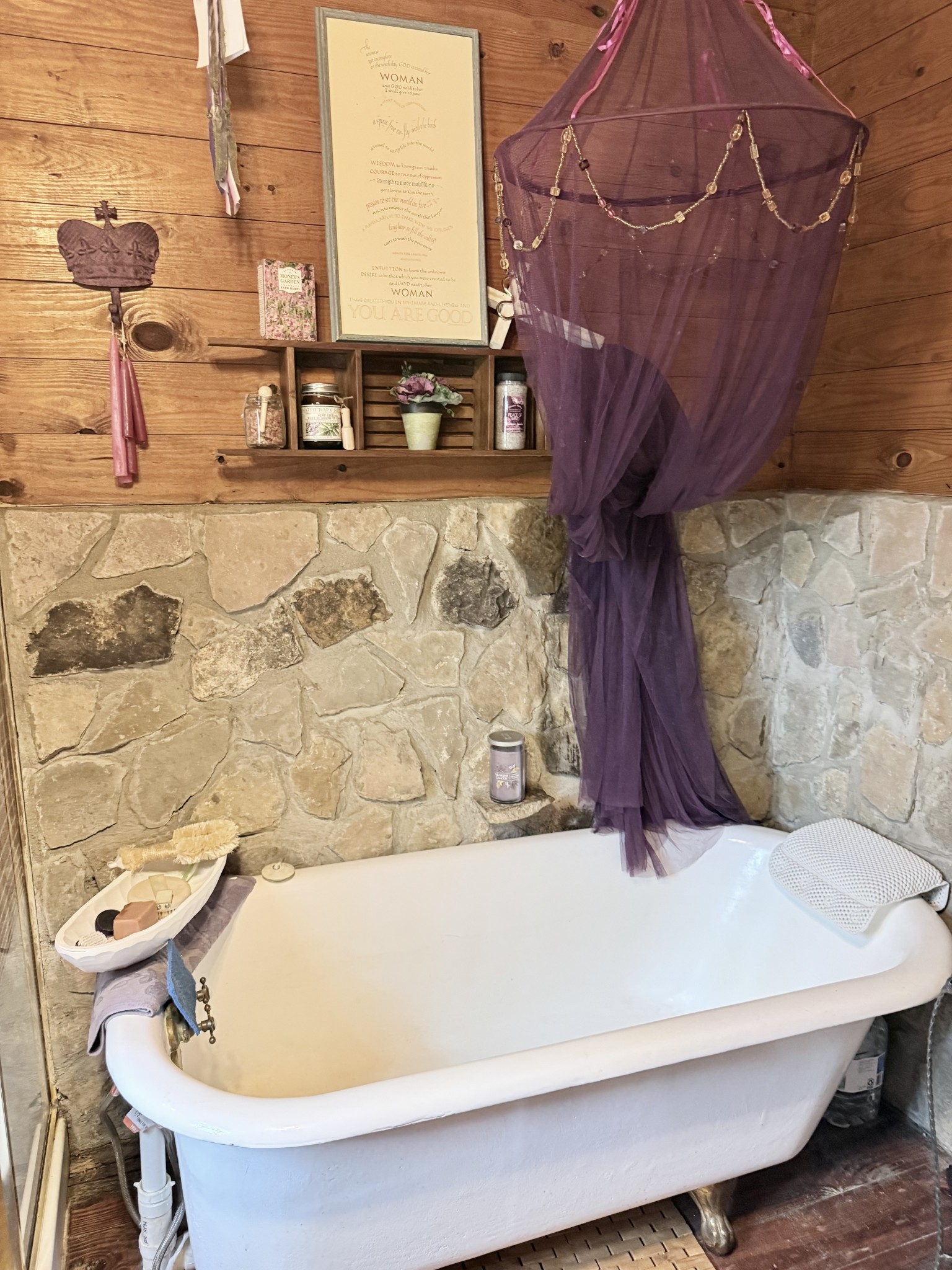 562 Junus Jackson Hollow Road Minor Hill, TN 38473 - Photo 62 of 72 a bathroom with a bathtub
