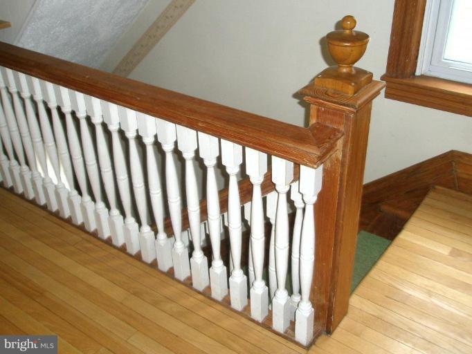 134 Ridge Avenue Waynesboro, PA 17268 - Photo 15 of 21 Staircase