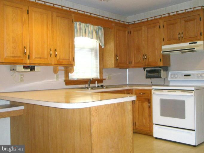 134 Ridge Avenue Waynesboro, PA 17268 - Photo 6 of 21 Kitchen