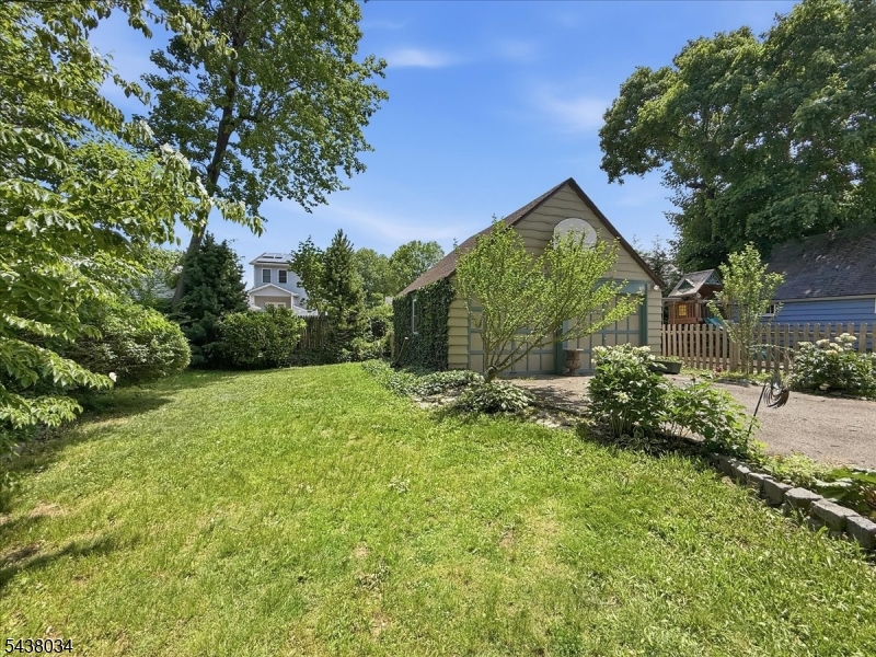 18 Burroughs Way Maplewood, NJ 07040 - Photo 36 of 42