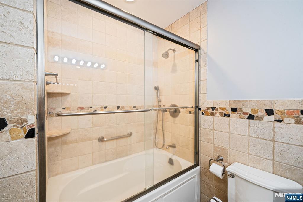128 Beverly Road Fairfield, NJ 07004 - Photo 36 of 44