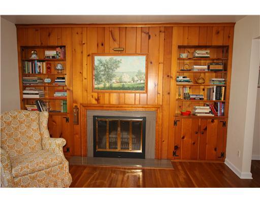 3345 Comanche Road Upper St. Clair, PA 15241 - Photo 3 of 18 Living Room.