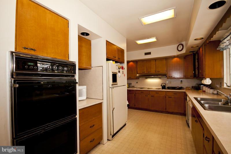 4525 East Joppa Road Nottingham, MD 21236 - Photo 13 of 30 Kitchen