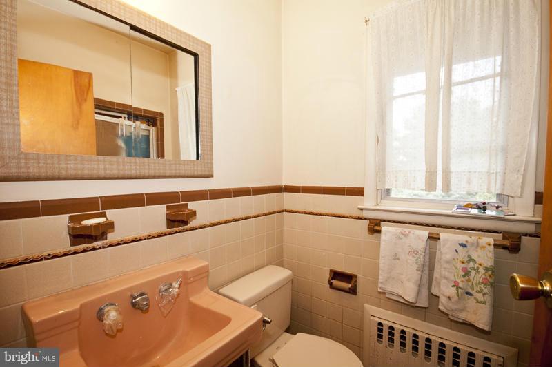 4525 East Joppa Road Nottingham, MD 21236 - Photo 18 of 30 Bath