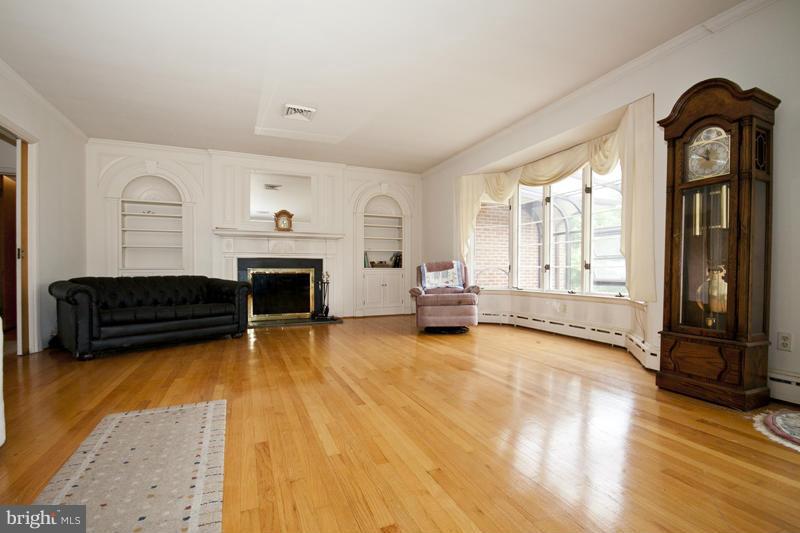4525 East Joppa Road Nottingham, MD 21236 - Photo 8 of 30 Living Room