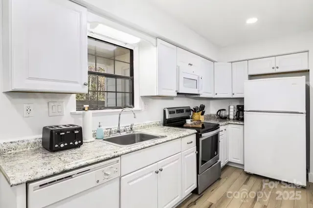 $799,000 | 101 Courtney Lane, Matthews, NC 28105