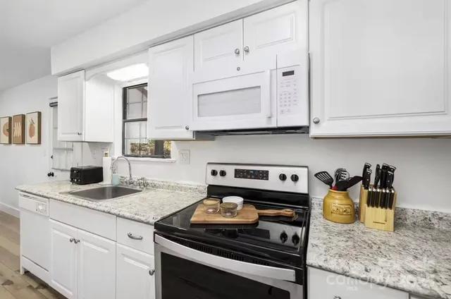 $799,000 | 101 Courtney Lane, Matthews, NC 28105