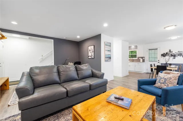 $799,000 | 101 Courtney Lane, Matthews, NC 28105