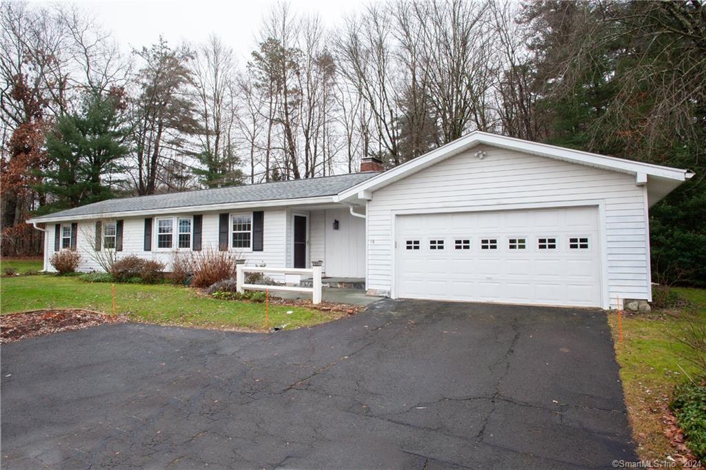 19 Farms Village Road Simsbury, CT 06070 - Photo 1 of 1 Gallery Image 1