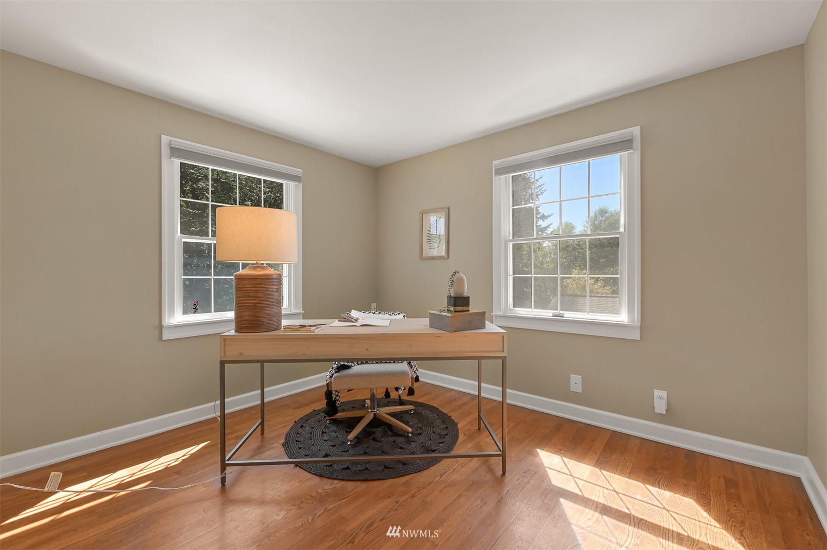 622 Everglade Road Bellingham, WA 98225 - Photo 23 of 38 a living room with furniture and a window