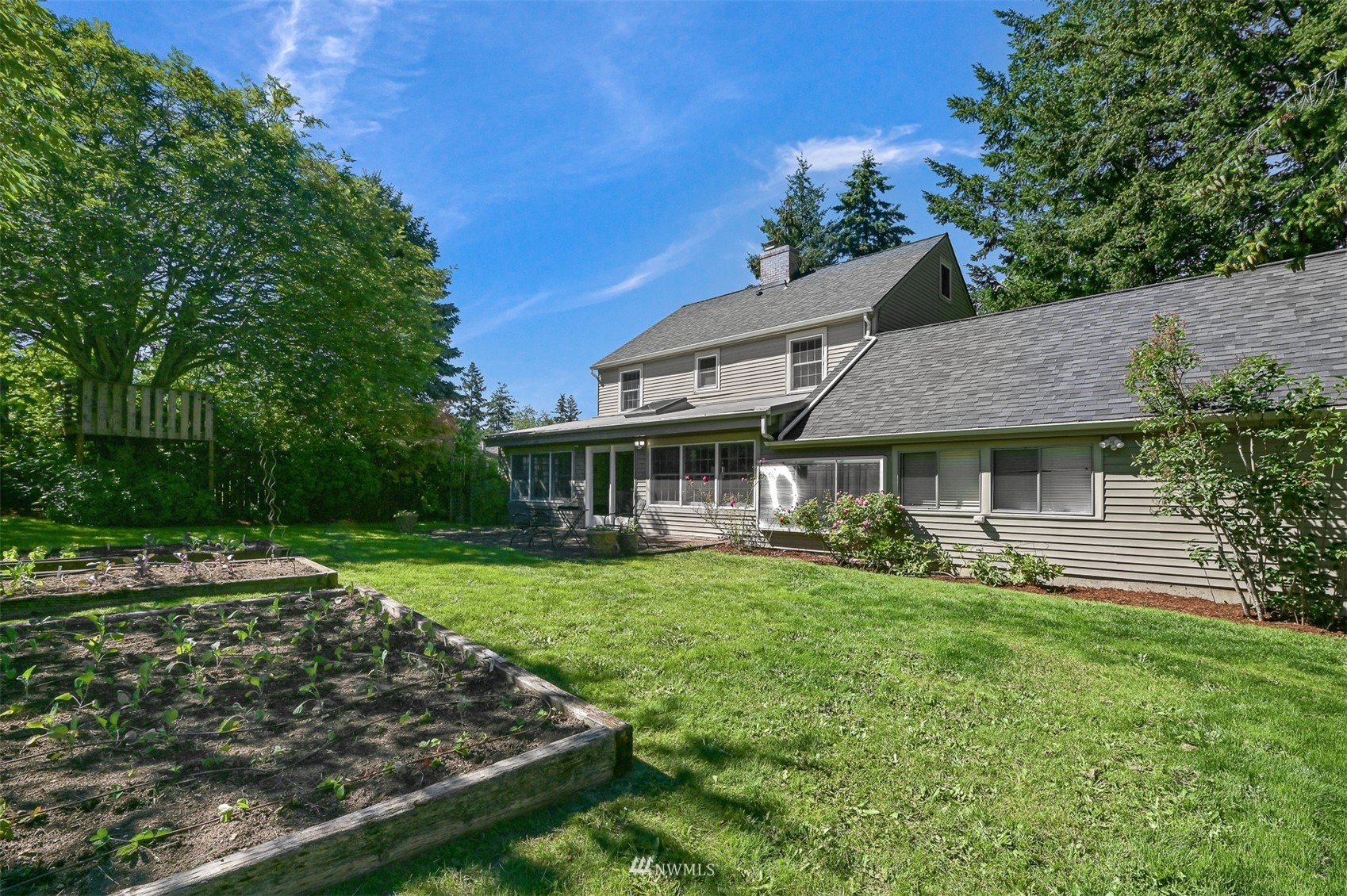 622 Everglade Road Bellingham, WA 98225 - Photo 30 of 38 front view of a house with a yard