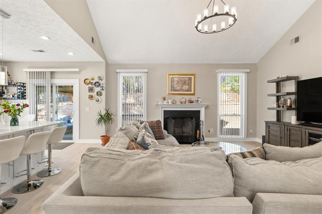 5270 Taylor Road Alpharetta, GA 30022 - Photo 7 of 33