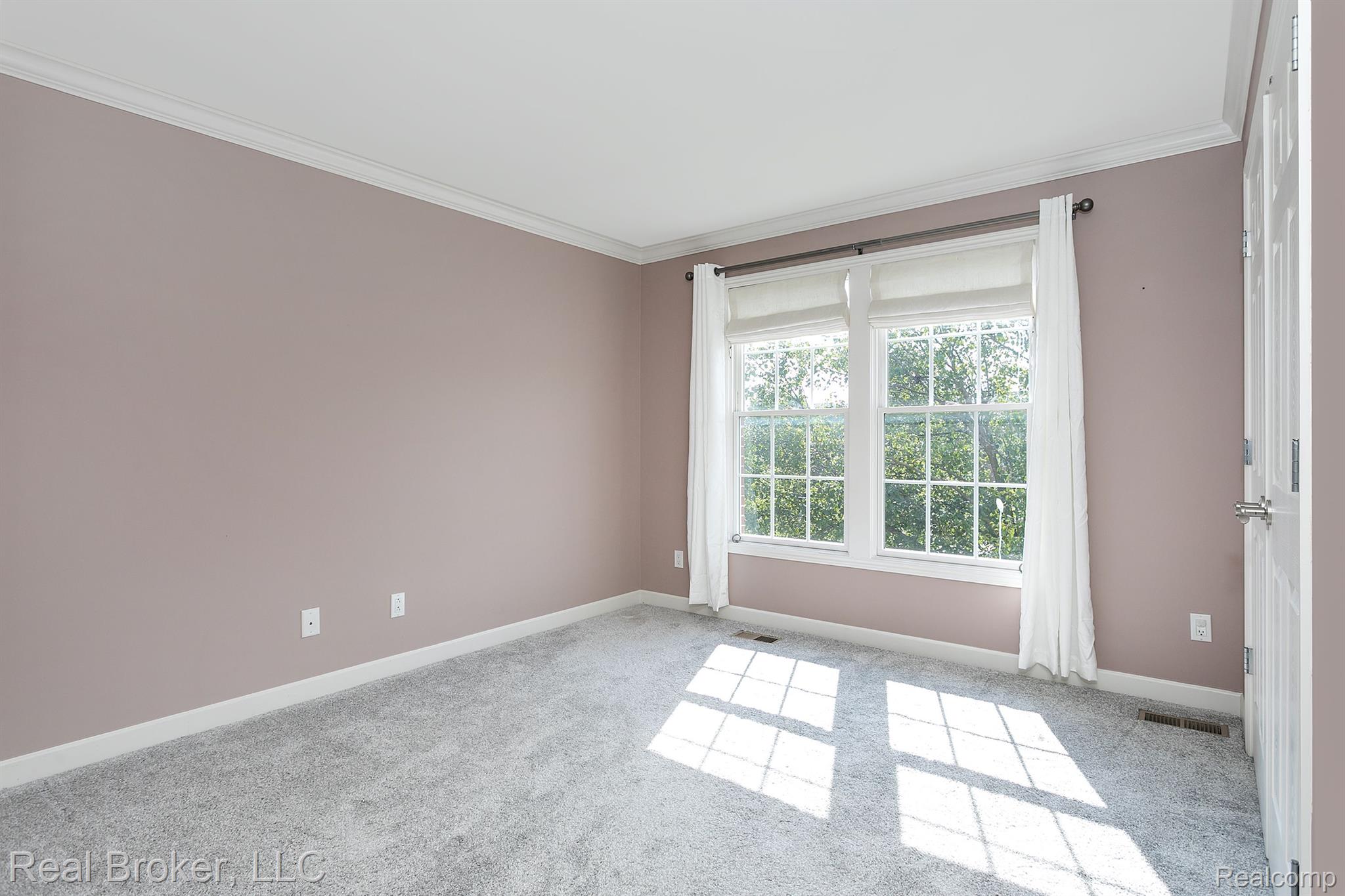 2318 Andover Boulevard Rochester, MI 48306 - Photo 44 of 74 Gallery Image 44