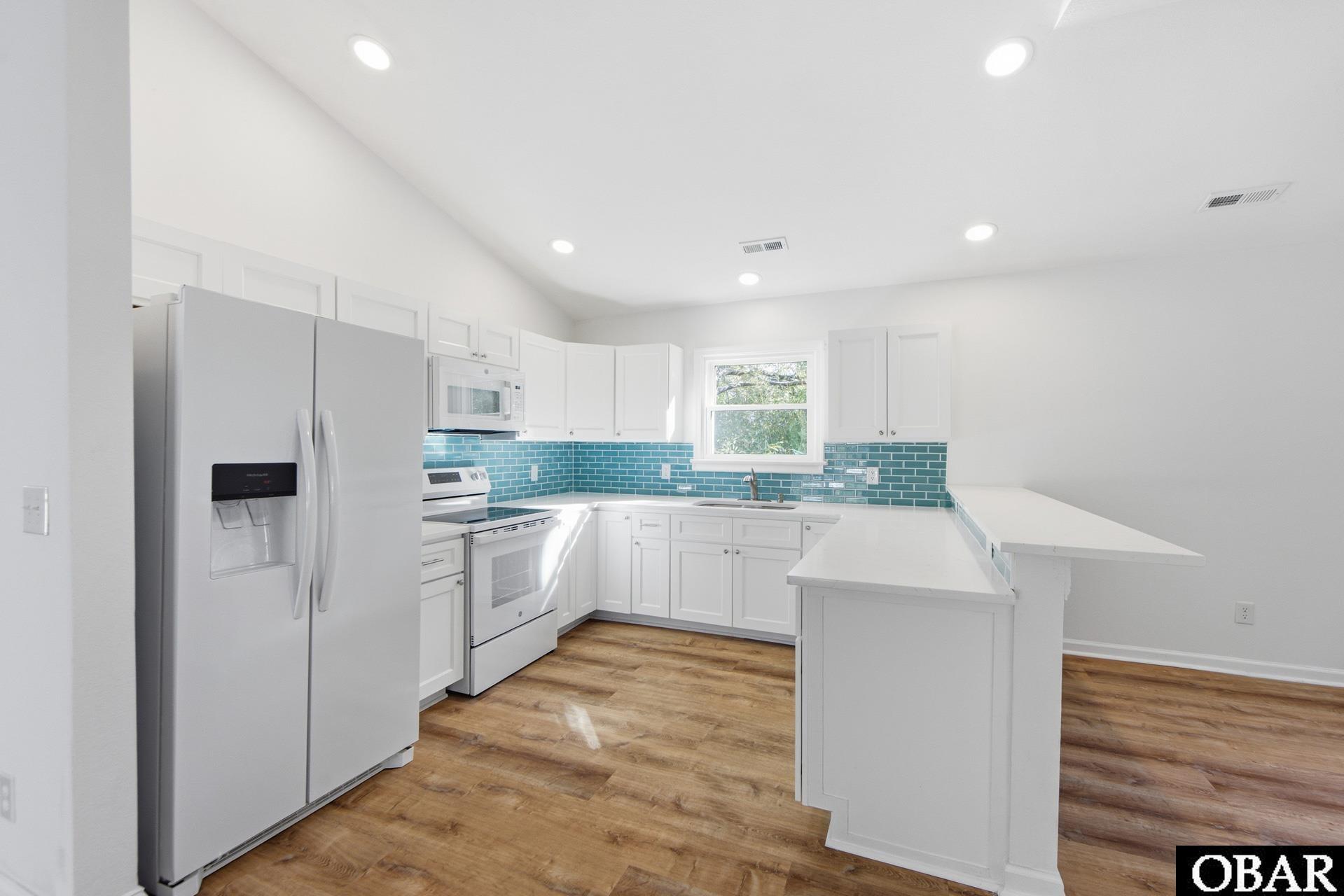 3611 Rabbit Hollow, Unit 26 Kitty Hawk, NC 27949 - Photo 11 of 50 Tile Backsplash