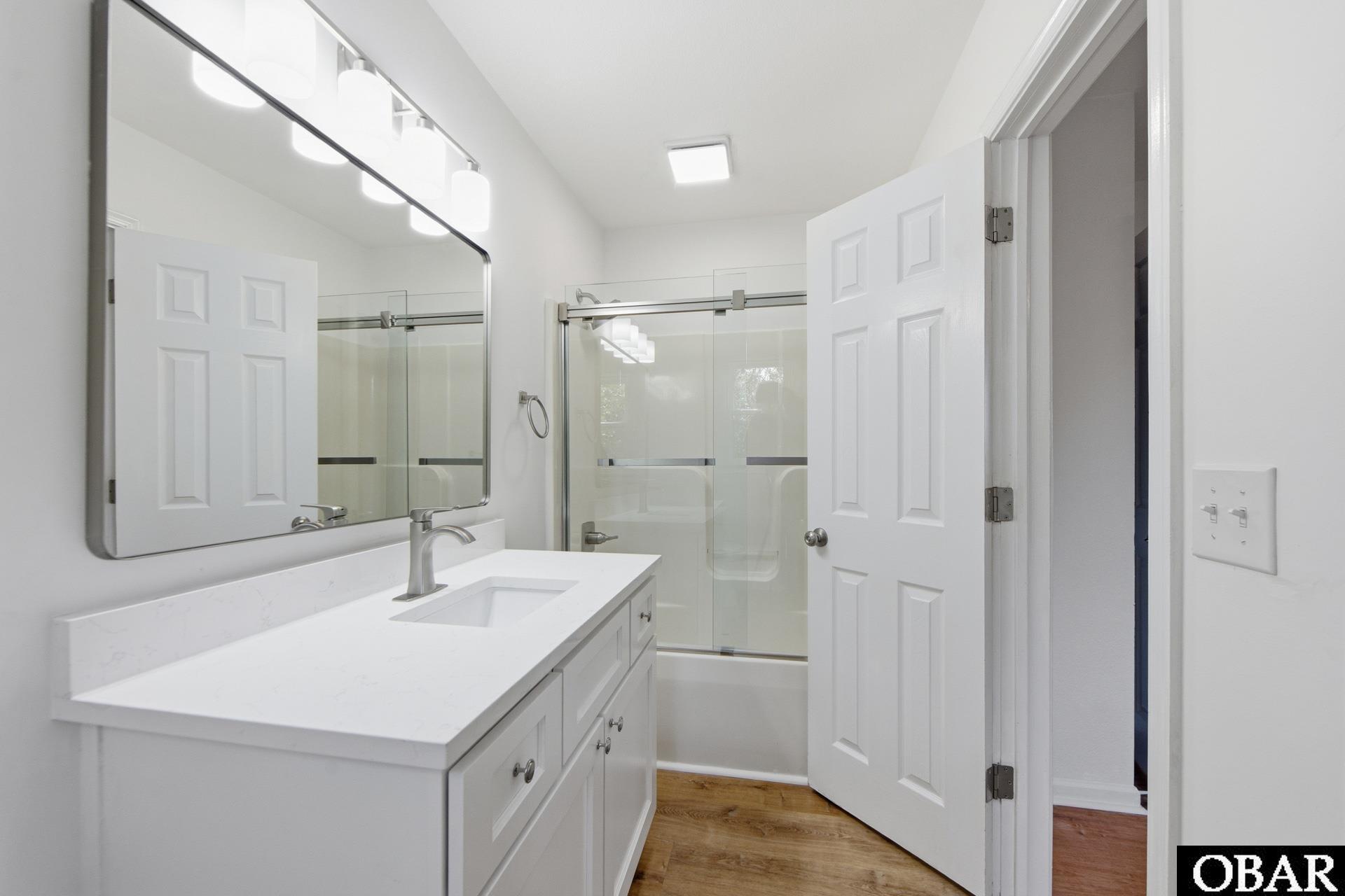 3611 Rabbit Hollow, Unit 26 Kitty Hawk, NC 27949 - Photo 29 of 50 Ensuite Bath