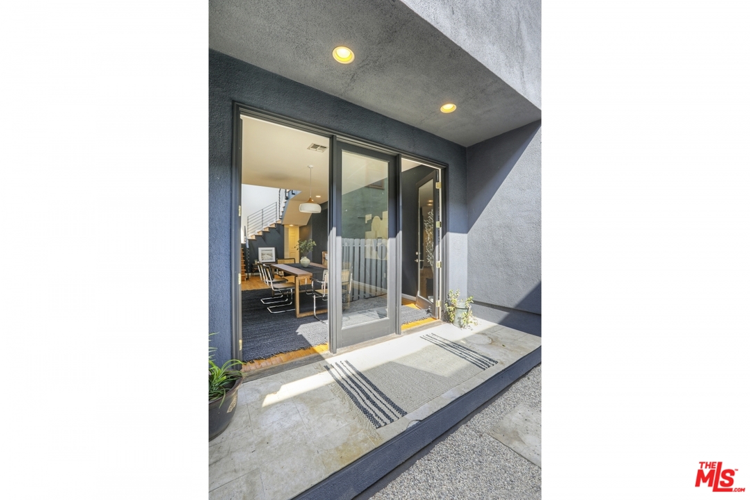 4357 Cedarhurst Circle Los Angeles, CA 90027 - Photo 13 of 51