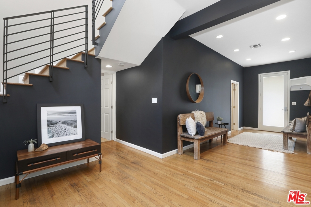 4357 Cedarhurst Circle Los Angeles, CA 90027 - Photo 5 of 51