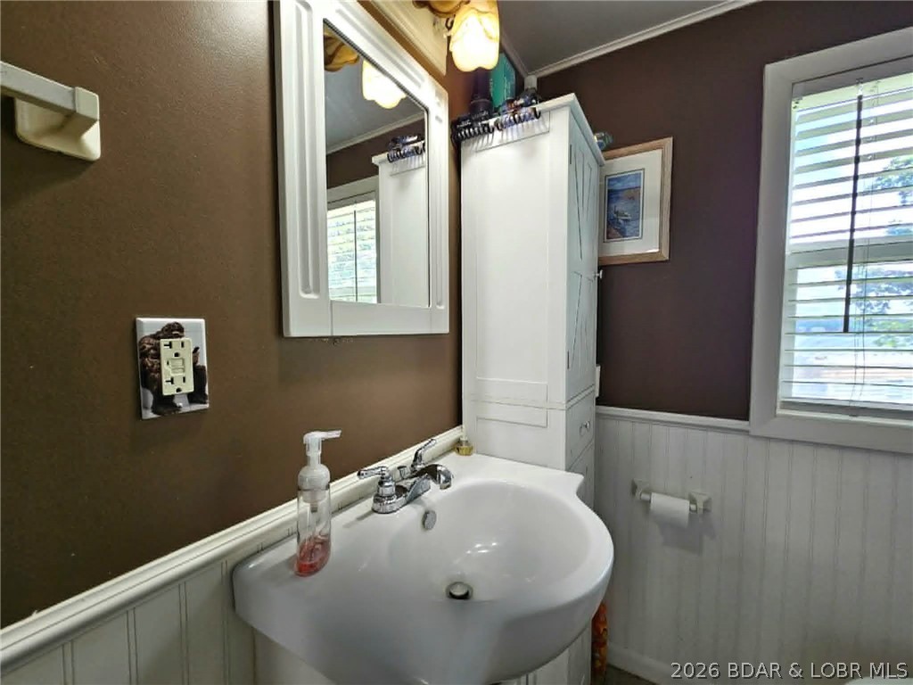 2205 Spring Cove Road Sunrise Beach, MO 65079 - Photo 14 of 38