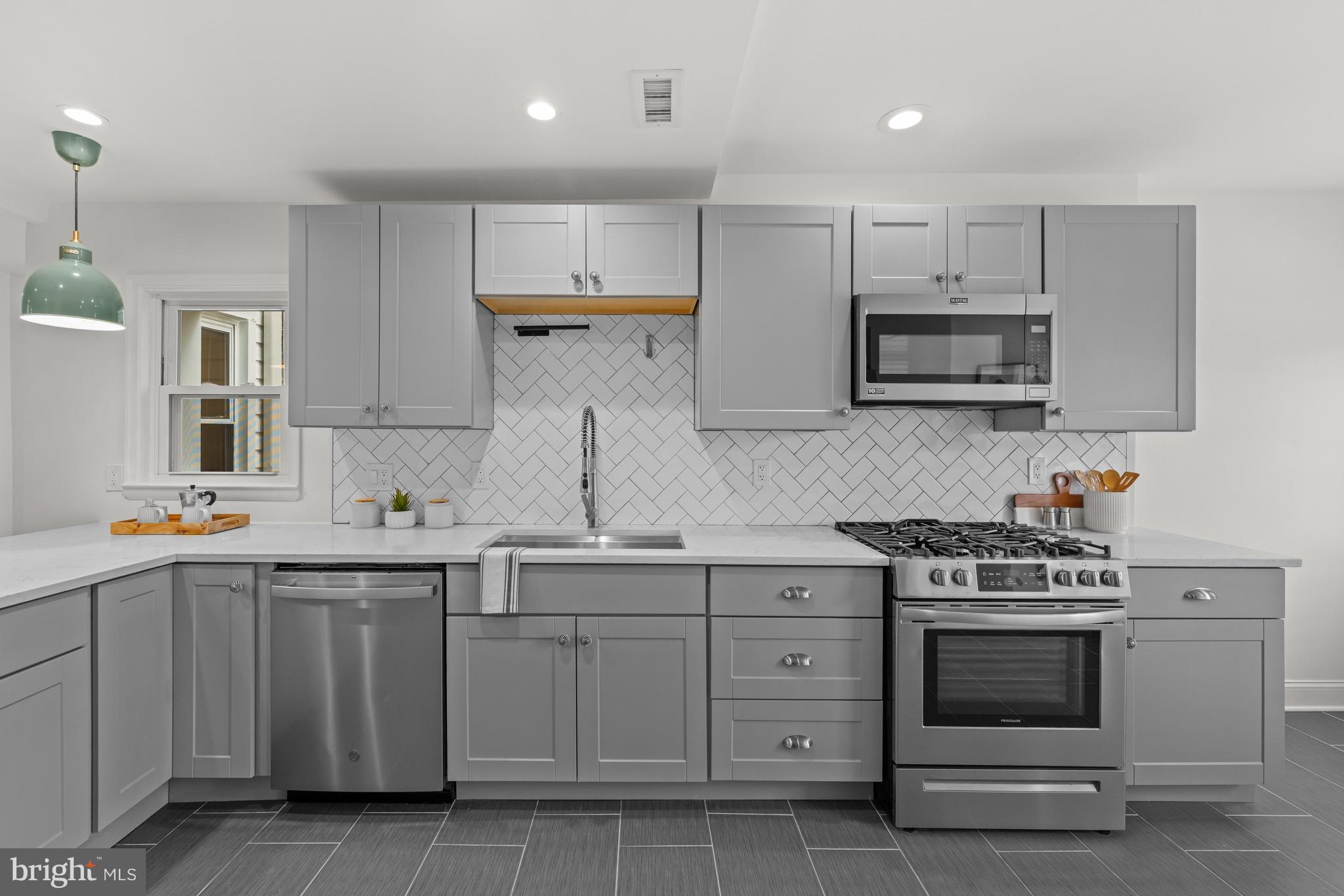 112 15th Street Southeast Washington, DC 20003 - Photo 8 of 18