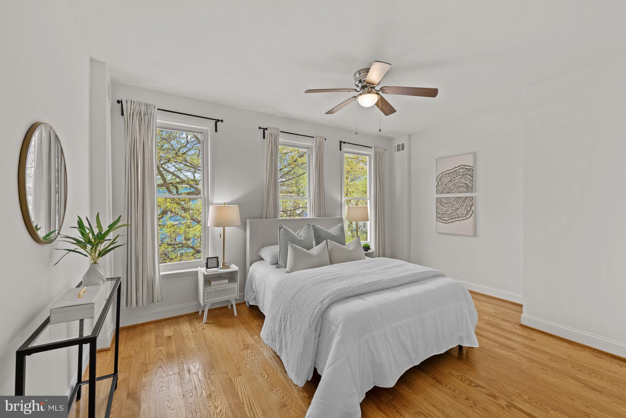 112 15th Street Southeast Washington, DC 20003 - Photo 9 of 18 Primary suite