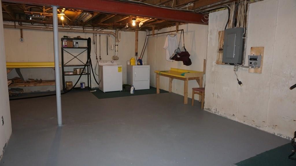 1457 Royalsborough Road Durham, ME 04222 - Photo 25 of 34 Laundry/utility room runs front to...