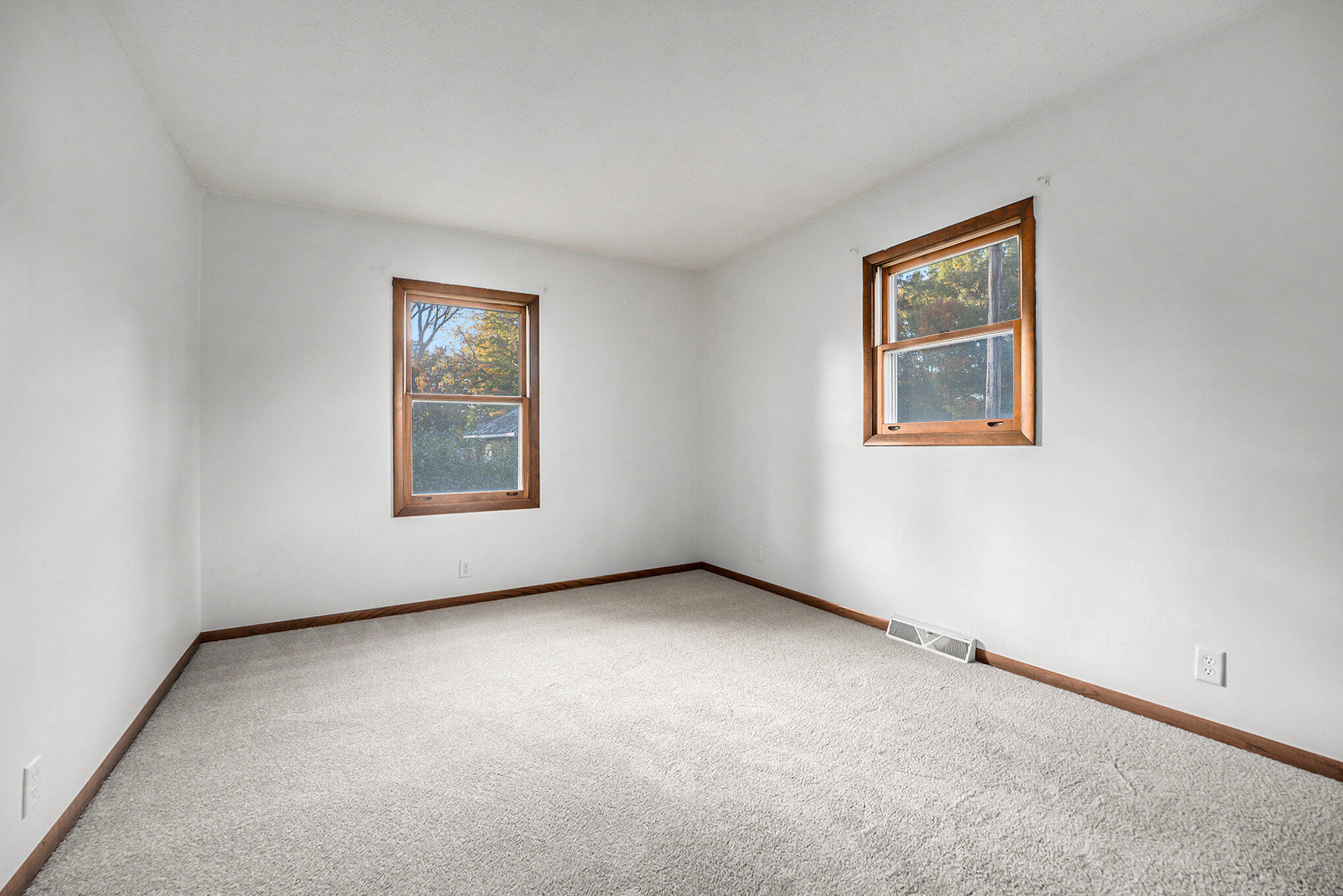 211 East Edgar Bergen Boulevard Decatur, MI 49045 - Photo 8 of 22 Bedroom 1