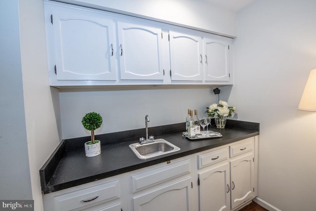 709 Governor Circle Newtown Square, PA 19073 - Photo 11 of 46