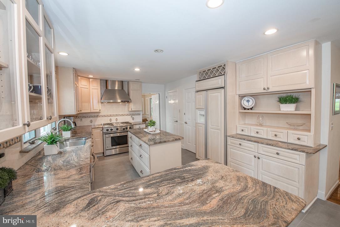 709 Governor Circle Newtown Square, PA 19073 - Photo 15 of 46