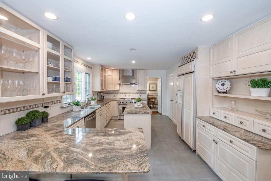 709 Governor Circle Newtown Square, PA 19073 - Photo 16 of 46