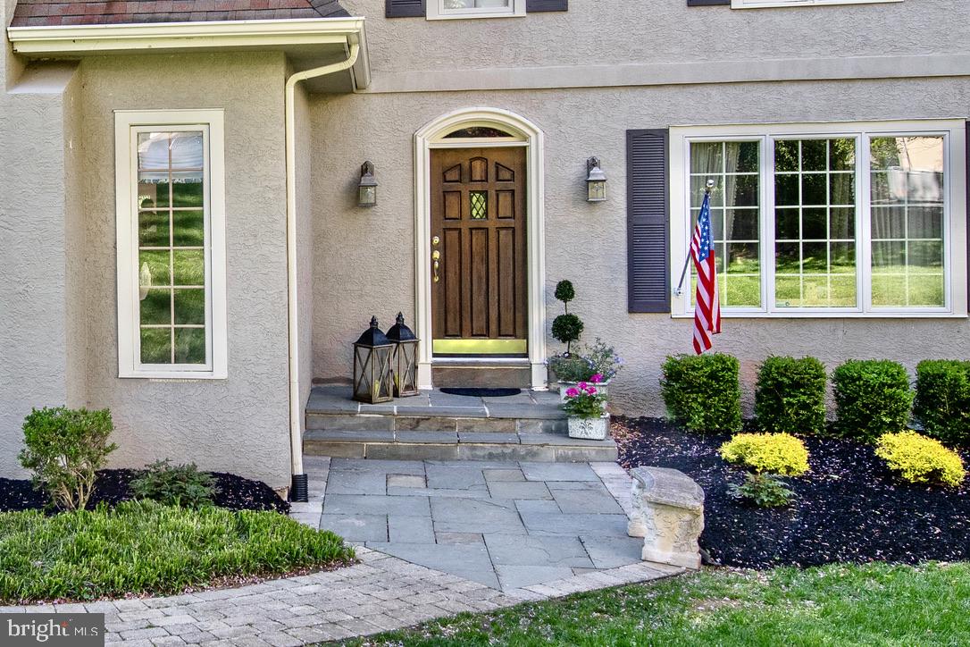 709 Governor Circle Newtown Square, PA 19073 - Photo 3 of 46