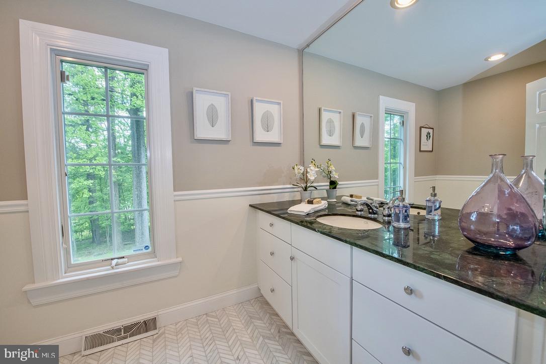 709 Governor Circle Newtown Square, PA 19073 - Photo 23 of 46