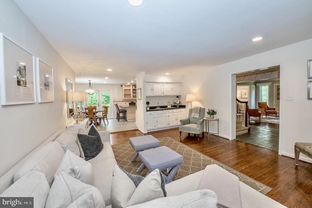 709 Governor Circle Newtown Square, PA 19073 - Photo 5 of 46
