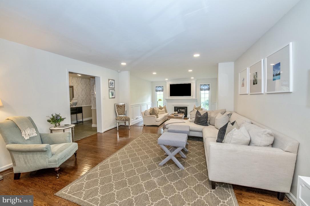 709 Governor Circle Newtown Square, PA 19073 - Photo 6 of 46