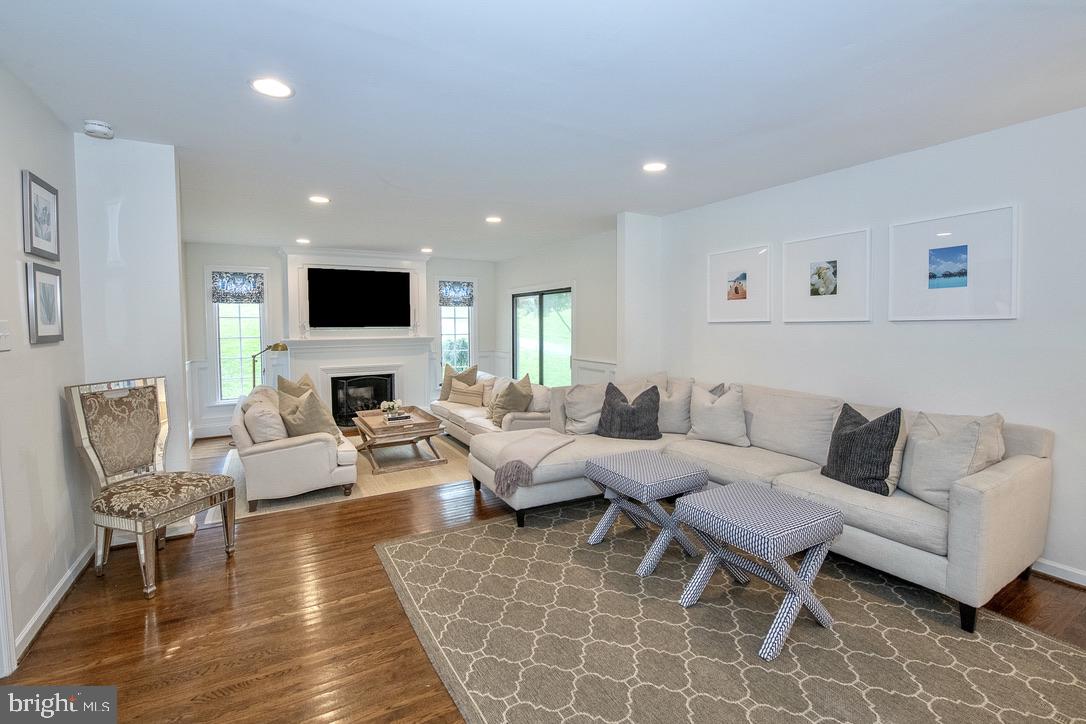 709 Governor Circle Newtown Square, PA 19073 - Photo 8 of 46