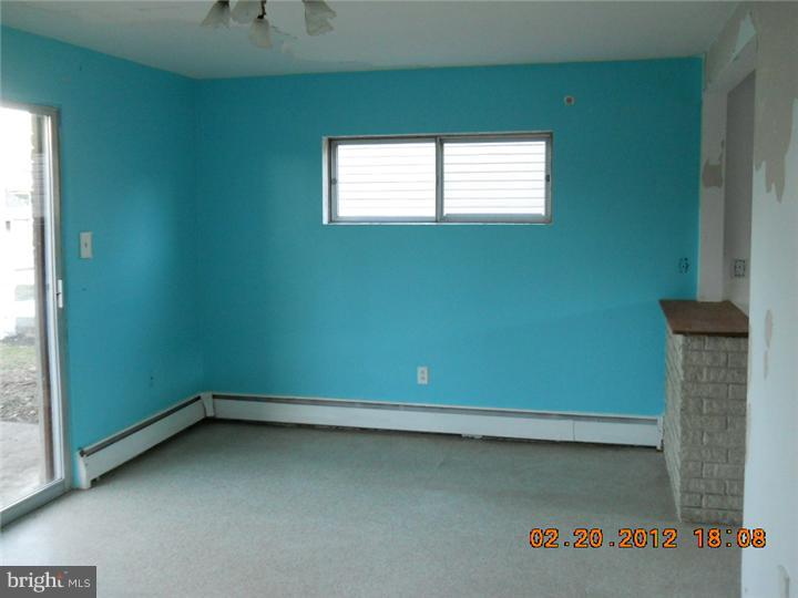 507 Wilson Place Reading, PA 19607 - Photo 4 of 13
