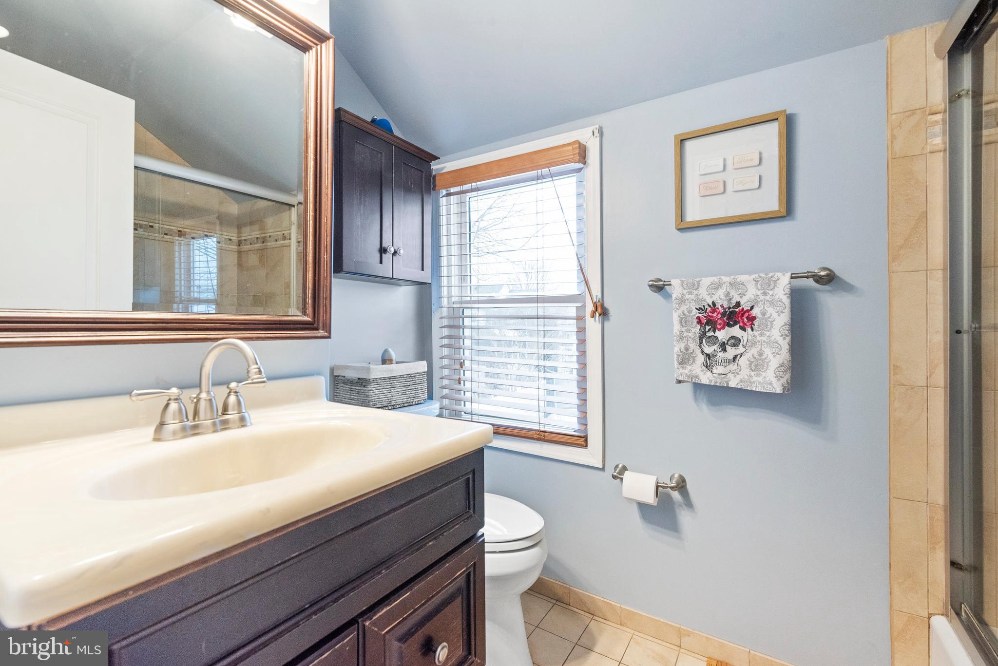 2229 Clayton Road Morton, PA 19070 - Photo 22 of 30 Full Bathroom