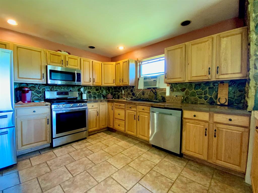 141 Upper Service Road Hookstown, PA 15050 - Photo 9 of 27 Gallery Image 9