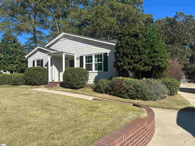 $249,900 | 105 South Holland Street, Clinton, SC 29325