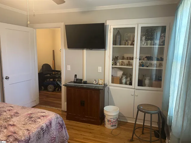 $249,900 | 105 South Holland Street, Clinton, SC 29325