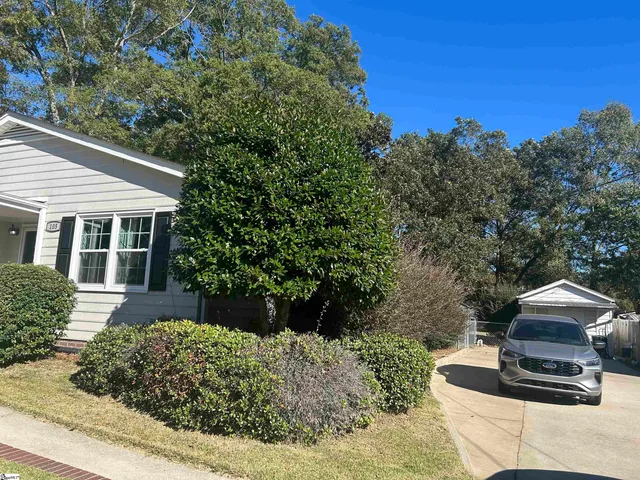 $249,900 | 105 South Holland Street, Clinton, SC 29325