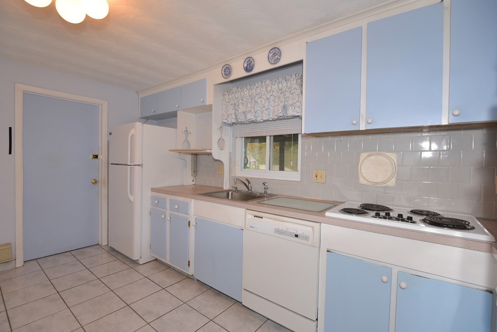 7 Brownlea Road Framingham, MA 01701 - Photo 12 of 30 Gallery Image 12