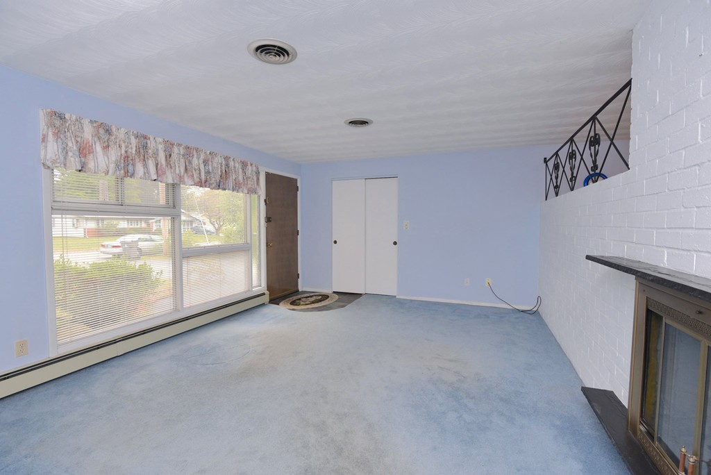 7 Brownlea Road Framingham, MA 01701 - Photo 3 of 30 Gallery Image 3