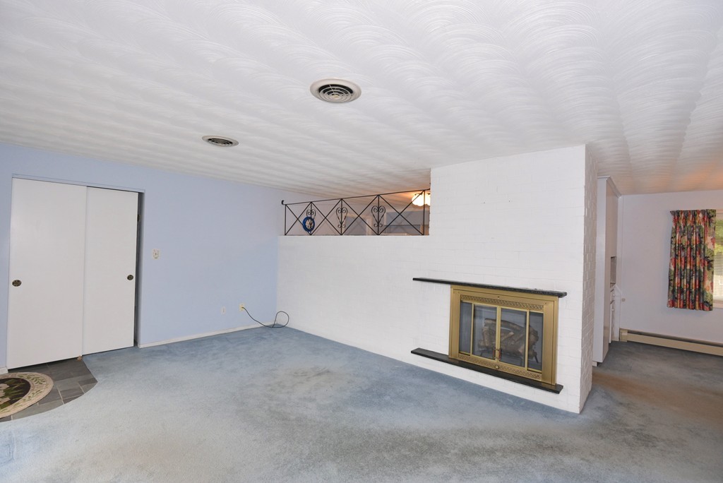 7 Brownlea Road Framingham, MA 01701 - Photo 4 of 30 Gallery Image 4