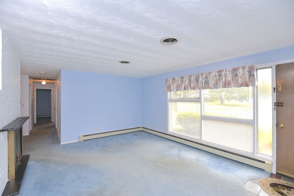 7 Brownlea Road Framingham, MA 01701 - Photo 5 of 30 Gallery Image 5