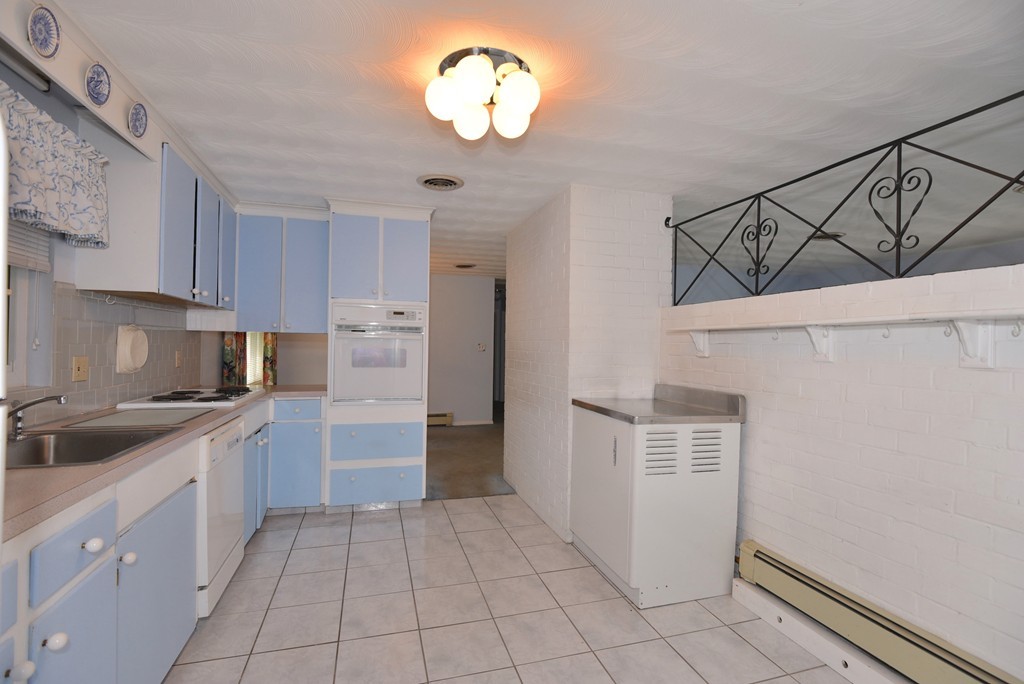 7 Brownlea Road Framingham, MA 01701 - Photo 10 of 30 Gallery Image 10
