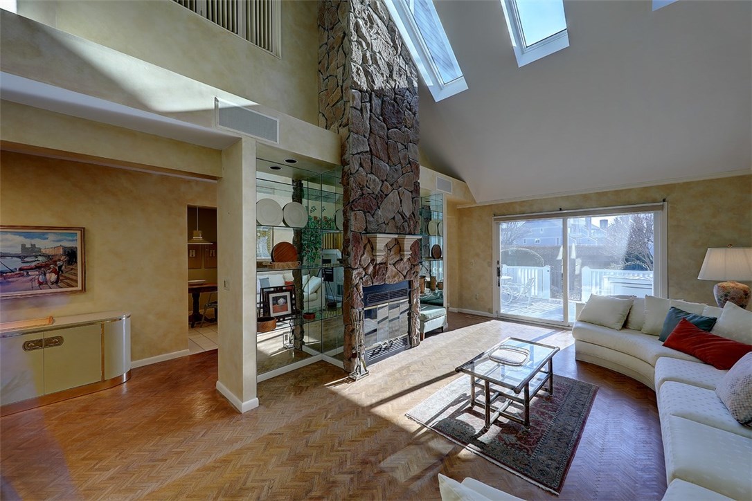 53 Bagy Wrinkle Cove Warren, RI 02885 - Photo 7 of 30